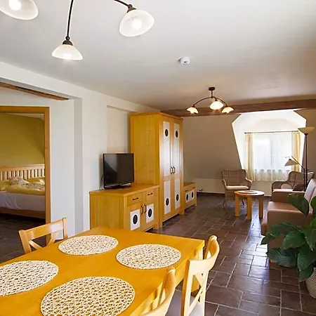 A Restaurace Palfrig Ξενοδοχείο Stara Ves nad Ondrejnici