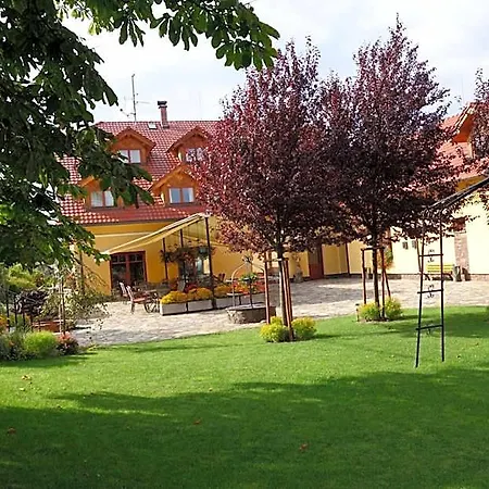 Ξενοδοχείο A Restaurace Palfrig Stara Ves nad Ondrejnici